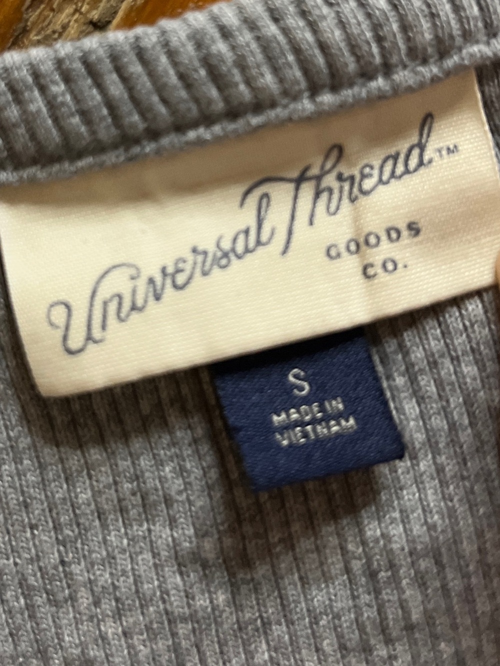 Universal Thread Gray Ribbed V-Neck Long Sleeve Top - Picture 3 of 3